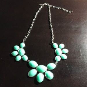 Necklace (mint green)